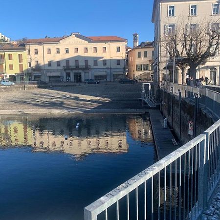 Palazzo Clerici Apartment Луино Екстериор снимка
