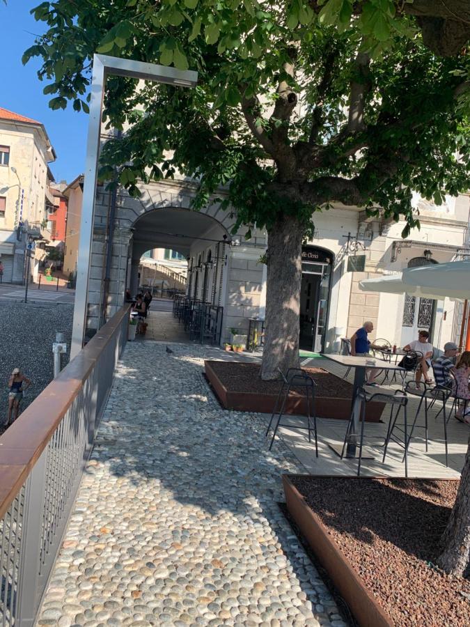 Palazzo Clerici Apartment Луино Екстериор снимка