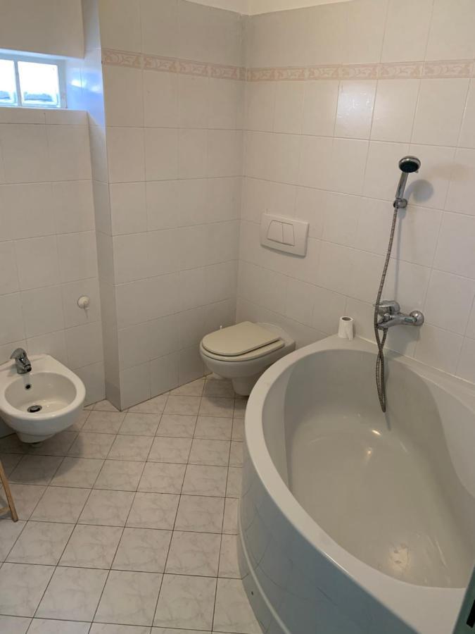 Palazzo Clerici Apartment Луино Екстериор снимка